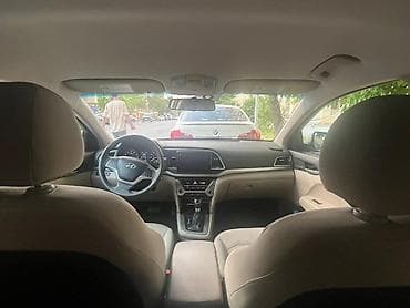 Hyundai Elantra: 2 l | 2017 il Sedan — 7