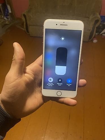 iphone 11 xirdalan: IPhone 8 Plus, Qızılı, Barmaq izi — 6