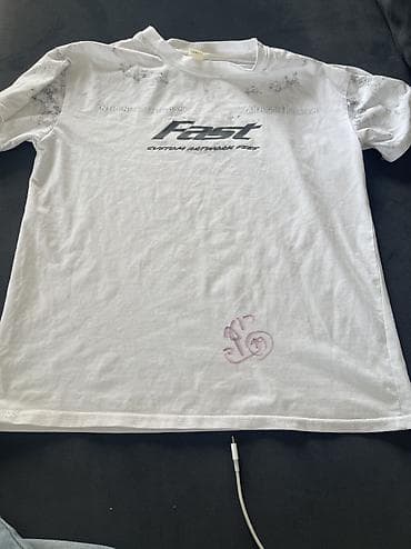 Ağ rəngli qısaqoll T‑shirt - Ön hissədə “Fast – Custom Artwork Free” — 1