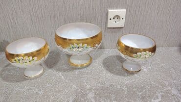 ağ xalca: Məhsul: 3 ədəd dekorativ şirniyyat/qəndlik qab dəsti Təsvir: - — 2