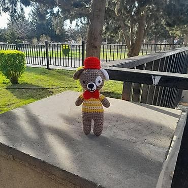 silah oyuncaq: Amigurumi oyuncaq - əl işi toxunma ağ qulaqlı papaqlı it - Dizayn — 1