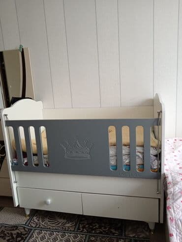 Uşaq dolabları: Oğlan və qız üçün, İşlənmiş, Dördbucaq, Beşik, Dəstsiz, Matrassız, Yellənmə mexanizm ilə — 2