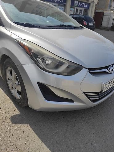 hunday i40: Ön, Hyundai Elantra — 2