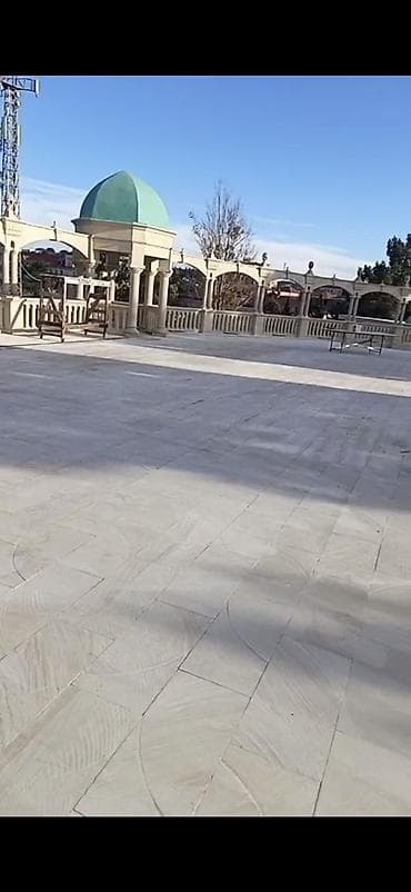 Təbii qaya daşı plitələri – açıq meydançalar, həyət, teras, pilləkən at lalafo.az Təbii qaya daşı plitələri – açıq meydançalar, həyət, teras, pilləkən