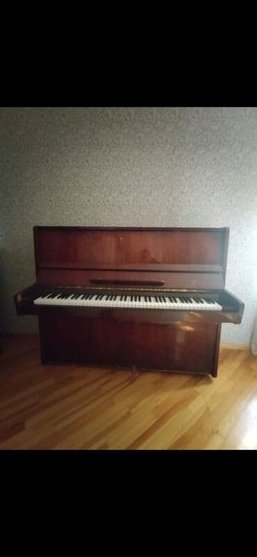 пианино в баку: "Волжанка" pianino. Qiymet 250 azn. Badamdar. SabinaSultan7828 — 1