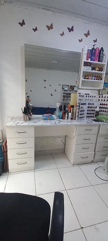 Makiyaj üçün masa