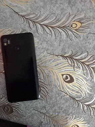 ip 9 plus: Salam telofonu normal telefondu telefonun ekarınında çat var ama — 1