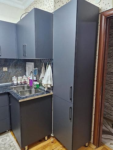 qaz balun: Mətbəx mebeli dəsti – tünd boz rəngdə, müasir düz xətli dizayn — 2