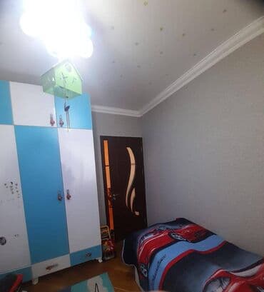 8 ci mikrorayon 3 otaqli evler: Bakı, Qaraçuxur qəs., 4 otaqlı, Köhnə tikili, m. Xalqlar Dostluğu, 100 kv. m — 9