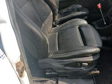 formula teker: VAZ 2107, ağ rəng, sedan kuzov. - Klassik dizaynlı 4 qapılı sedan - — 9