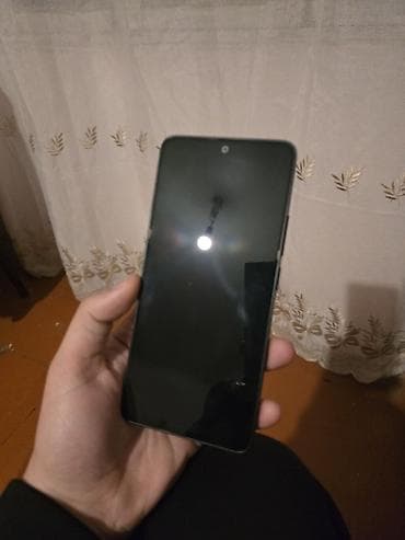 kamera 360 derece: Redmi Note 13 256 gb yaddaş 8 gb ram. ideal vəziyyətdədir 1 ilin — 2