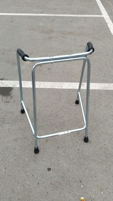 Yerimək üçün arabalar, çəliklər, əsalar, rollatorlar: 🩺Əsa (çəlik) böyüdüb kiçiltmək olur 20 AZN (çatdırılma ödənişli). m — 1