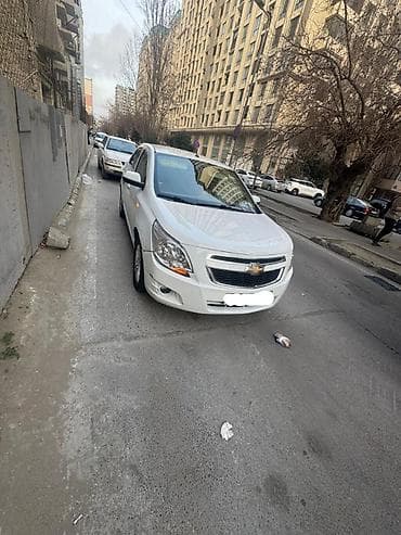 elektrik avtomatlar: Qünü 35 manat,depozit tələb olunmur.Chevrolet Cobalt sedan – ağ rəng — 1