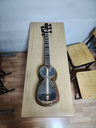 Digər musiqi alətləri: Balakənli Aydın tarıdır. Üz simlər yeni dəyişib. Real alıcıya endirim — 1