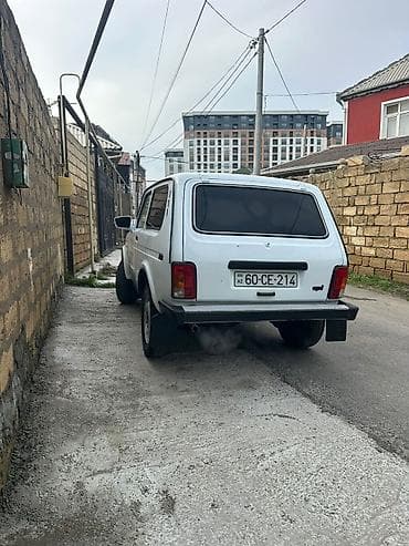 rover 75 2018: VAZ (LADA) 4x4 Niva: 1.7 l | 2007 il 452672 km Ofrouder/SUV — 5