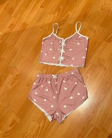 kapüşonlu qadın xalatları: Yeni. Olcu S-M. Ayri ayri 6 Azn — 2