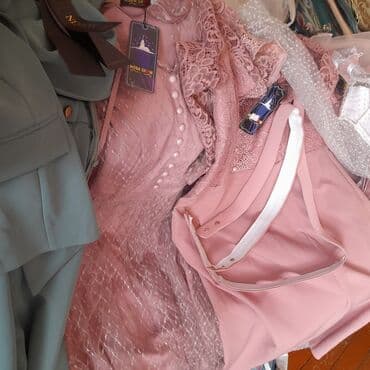 Zərif qadın geyimləri dəsti - Rənglər: pastel çəhrayı və açıq göy. - — 2