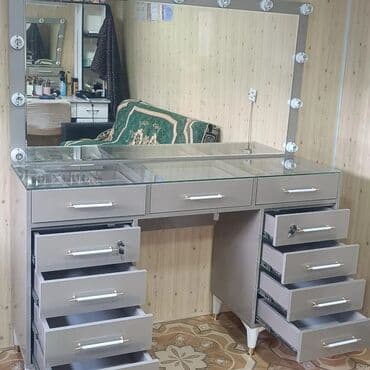 qabaq ustolu: Yeni, Güzgülü, Azərbaycan — 6