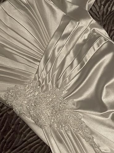 1 defe evde nişana geyilib. Daha sonra quru təmizləməyə verilib — 3