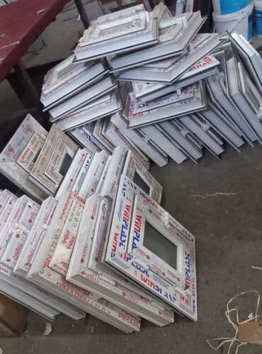 qapi ustu asmalar: Yana si̇yi̇rməli̇ plasti̇k və alümi̇ni̇um qapilar. Ara kəsmələr — 14