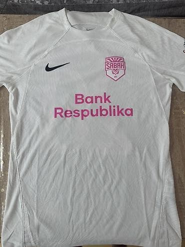 Futbolkalar: Məhsul: Sabah FK futbol köynəyi – Nike - Rəng: ağ - Ön hissə: “SABAH” — 1
