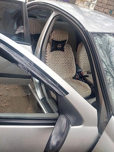 Nissan Primera: 1.6 l | Sedan — 10