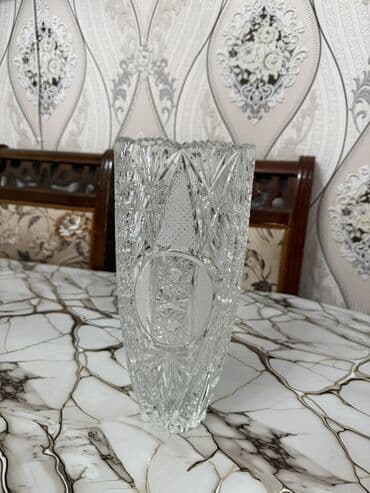 gul qiymetleri: Bir vaza, Xrustal — 1