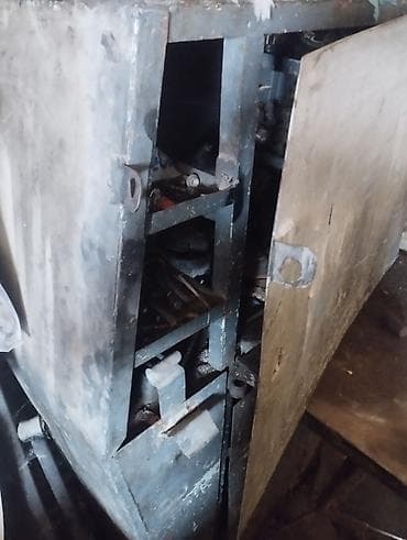 Другие шкафы: Metall alətlər üçün sənaye tipli dəmir dolab — 1