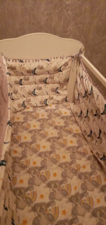 kreditle yataq mebelleri: Oğlan və qız üçün, İşlənmiş, Dördbucaq, Beşik, Matras ilə, Yellənmə mexanizm ilə — 4