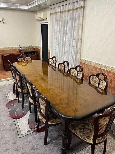 sdol sdul: Masa desti. 270azn yaxsi veziyyetde. 12 stulla. Ünvan razin — 1