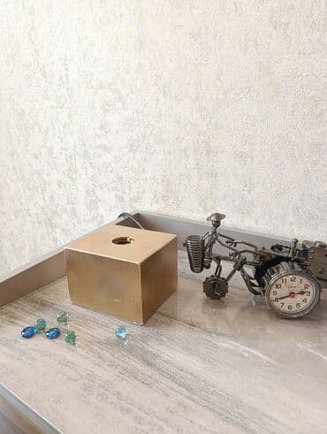 xoncaların qiyməti: Beton korpuslu, abstrakt dizaynlı masa lampası. Daxili işıqlandırma — 3