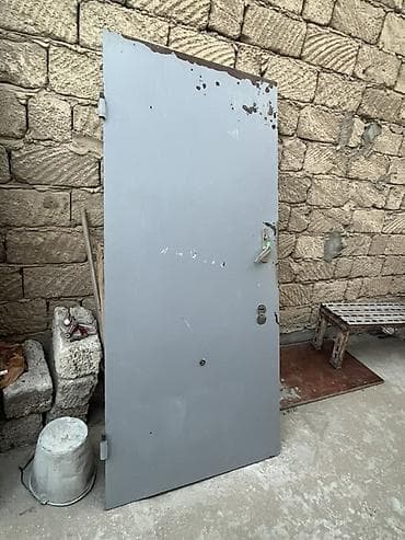 qapi: Metal qapı – boz rəngli - Material: polad/metal təbəqə - Rəng: boz — 1