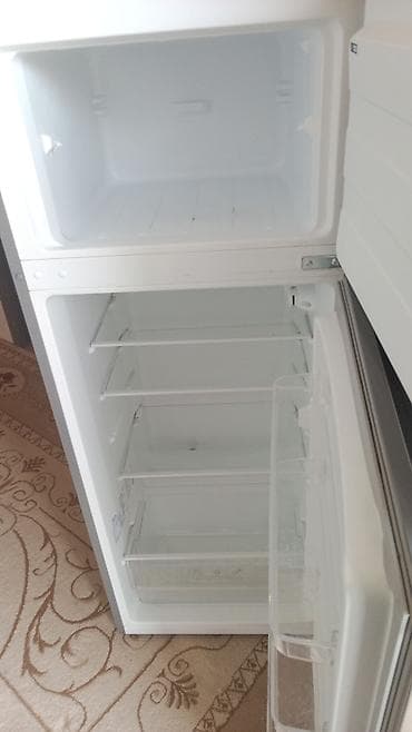 2 qapılı Midea Soyuducu Satılır, rəng - Gümüşü