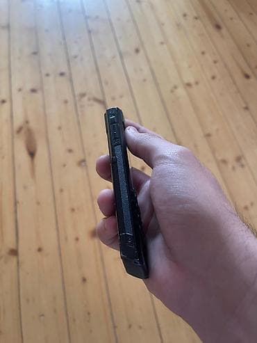 vertular: Vertu 4 GB, rəng - Qara, Düyməli — 5