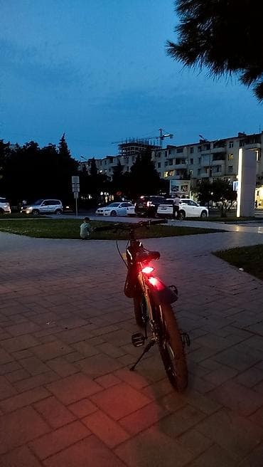 cube velo: Dağ/şəhər tipli velosiped – Velo brendi, yaşıl-qara rəngdə - Güclü — 5