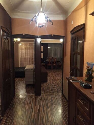 9 ci mikrorayon satilan evler: Bakı, 2 otaqlı, Köhnə tikili, m. Gənclik, 60 kv. m — 4