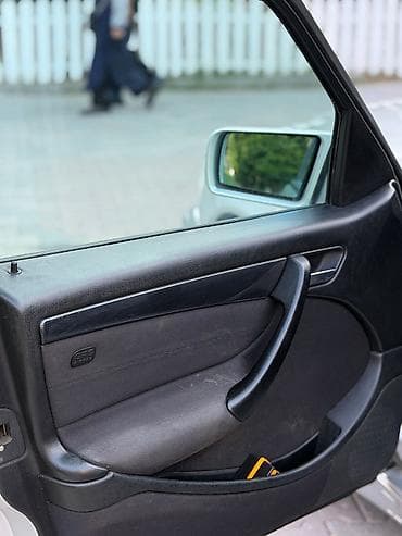 vaz 21 02: Mercedes-Benz C-Class: 1.8 l | 2000 il Sedan — 1