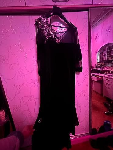 don sumqayit: Yandan yırtmaçlı özel tasarım. Vilur üstüne dekorlu ziyafet paltarı — 1