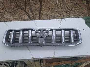 07 sekilleri peredok: Toyota ön radiator barmaqlığı (emblemli) - Model uyğunluğu: Toyota — 1