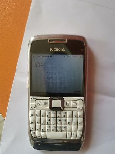Nokia E71, rəng - Gümüşü, Düyməli