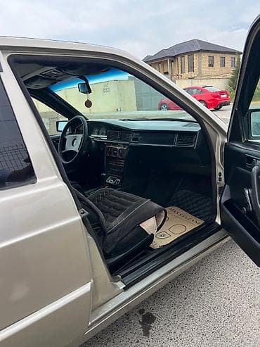 255 35 19: Mercedes-Benz 190: 2 l | 1990 il — 8