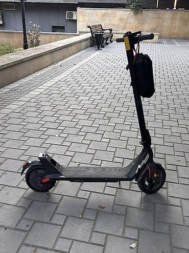 qcy t13: Xiaomi elektrik skuter - Rəng: qara, minimal dizayn - Güclü ön işıq — 5