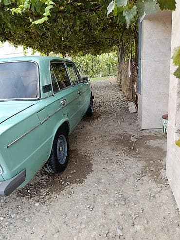VAZ 2106 sedan – klassik sovet modelinin yaşıl rəngli versiyası