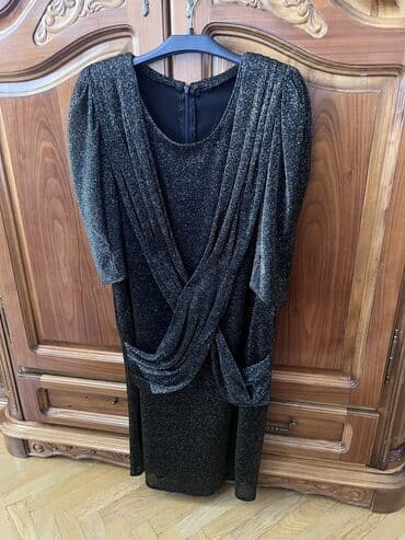 1defe geyinilib. 30azn
XL olcu