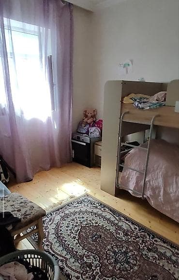 yevlax ev: 2otaq studio həyət evi. yola 30 metr məsafədə. qaz yoxdu. işıq su — 6