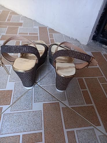 Tuflilər: 40 razmer bir dəfə geyinilib — 3