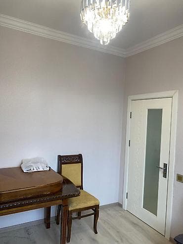 Kirayə qaraj: Həyətyanı sahə üçün daşla döşənmiş, üstü örtülü geniş qaraj/seyfəli — 10