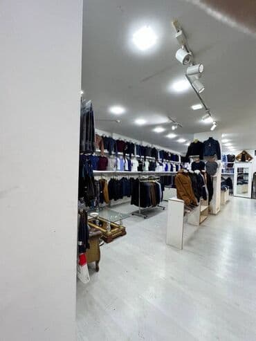 mağaza bağlanır: Həzi Aslanovda, “Xodovoy” yerdə, 120 kv/m-lik obyektin 60 kv/mlik — 3