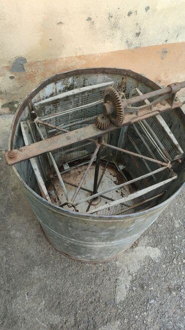 bal aparatı: - Bal hasilatı üçün əl tipli mərkəzdənqaçma bal süzgəci (ekstraktor) — 1