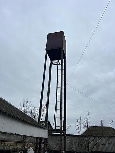 Metalkonstruksiyalı su çəni və qüllə - Üst hissədə böyük həcmli